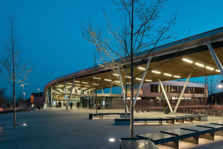 Необычные автобусные остановки и станции (14 фото)